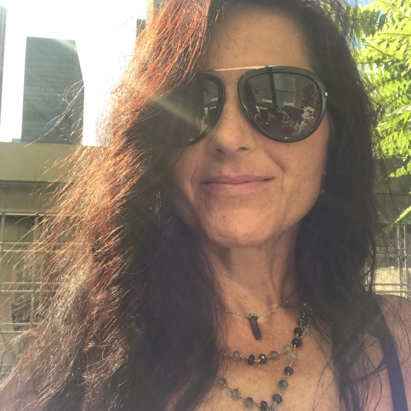 Meet your Posher, Andrea - Picture 4 of 8